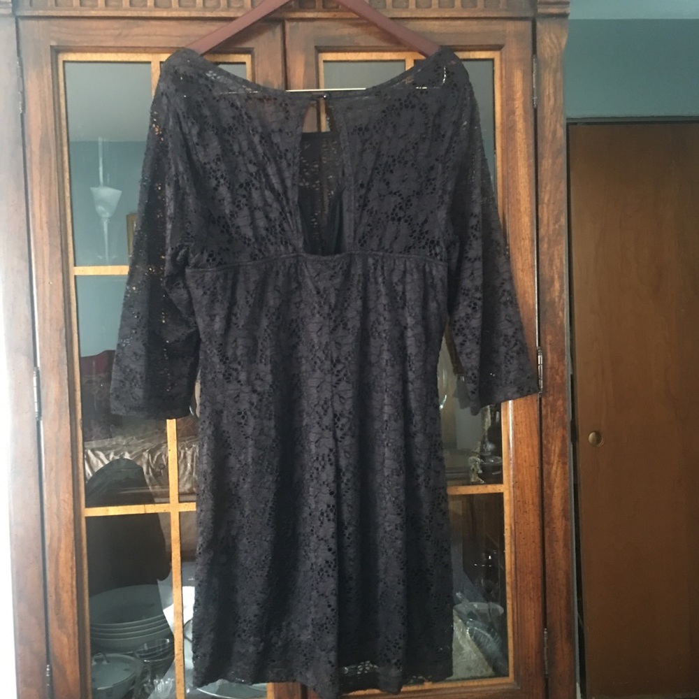 Trixxi Lace Dress - Picture 2 of 10